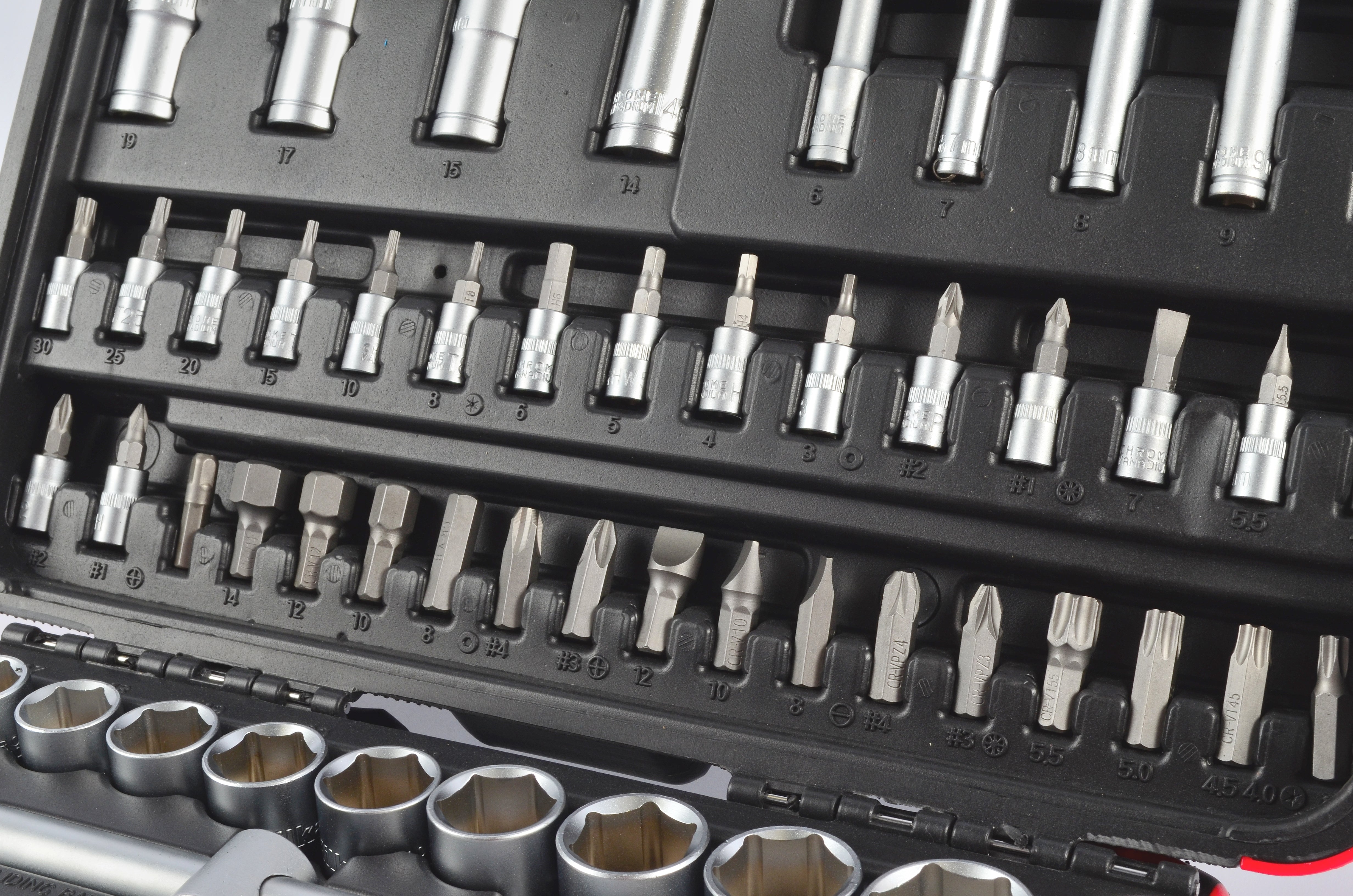 Hilka 94 pce 1/4" & 1/2" Dr Socket Set 01110094