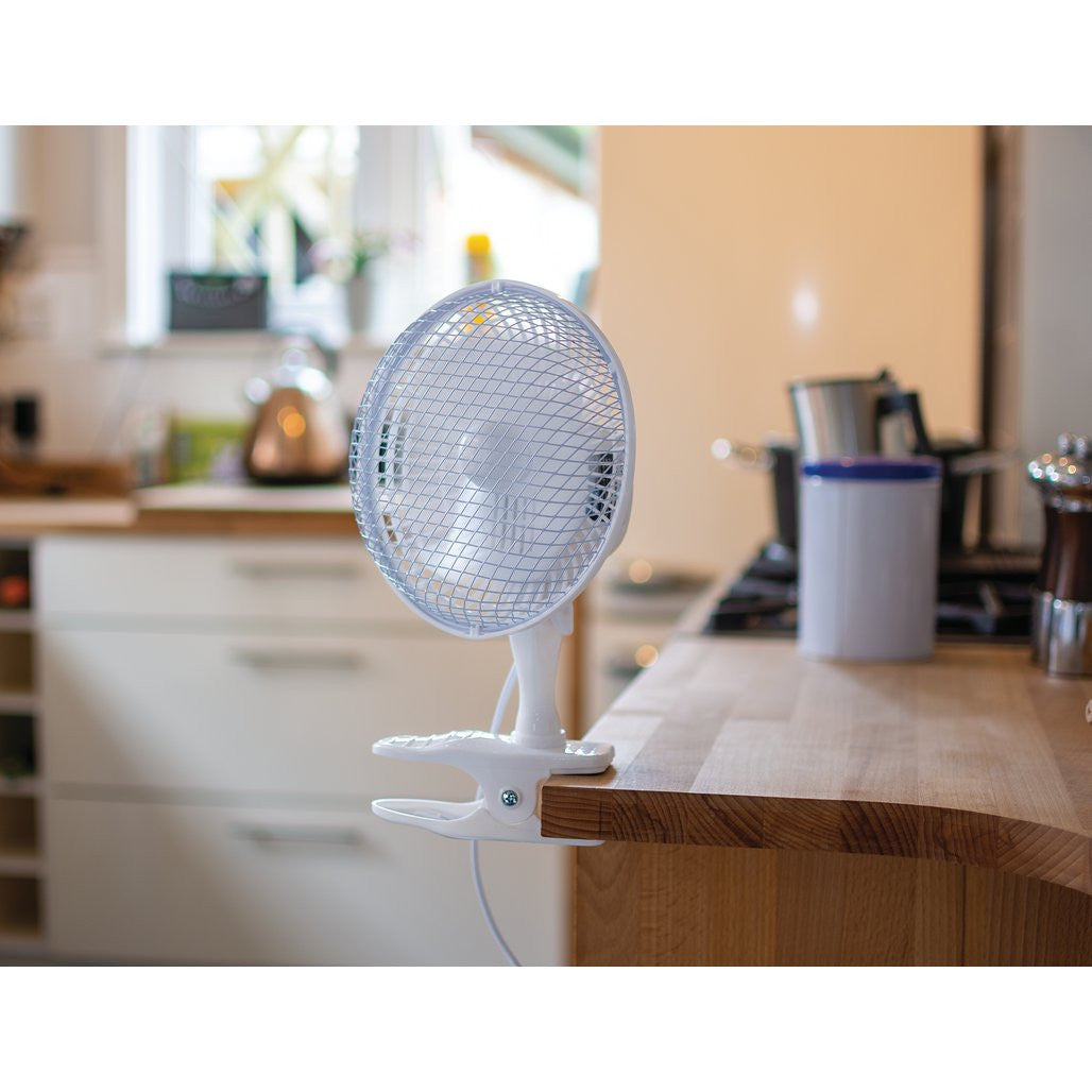 Draper 230V Clip-On Desk Fan, 6"/150mm, 15W 08710