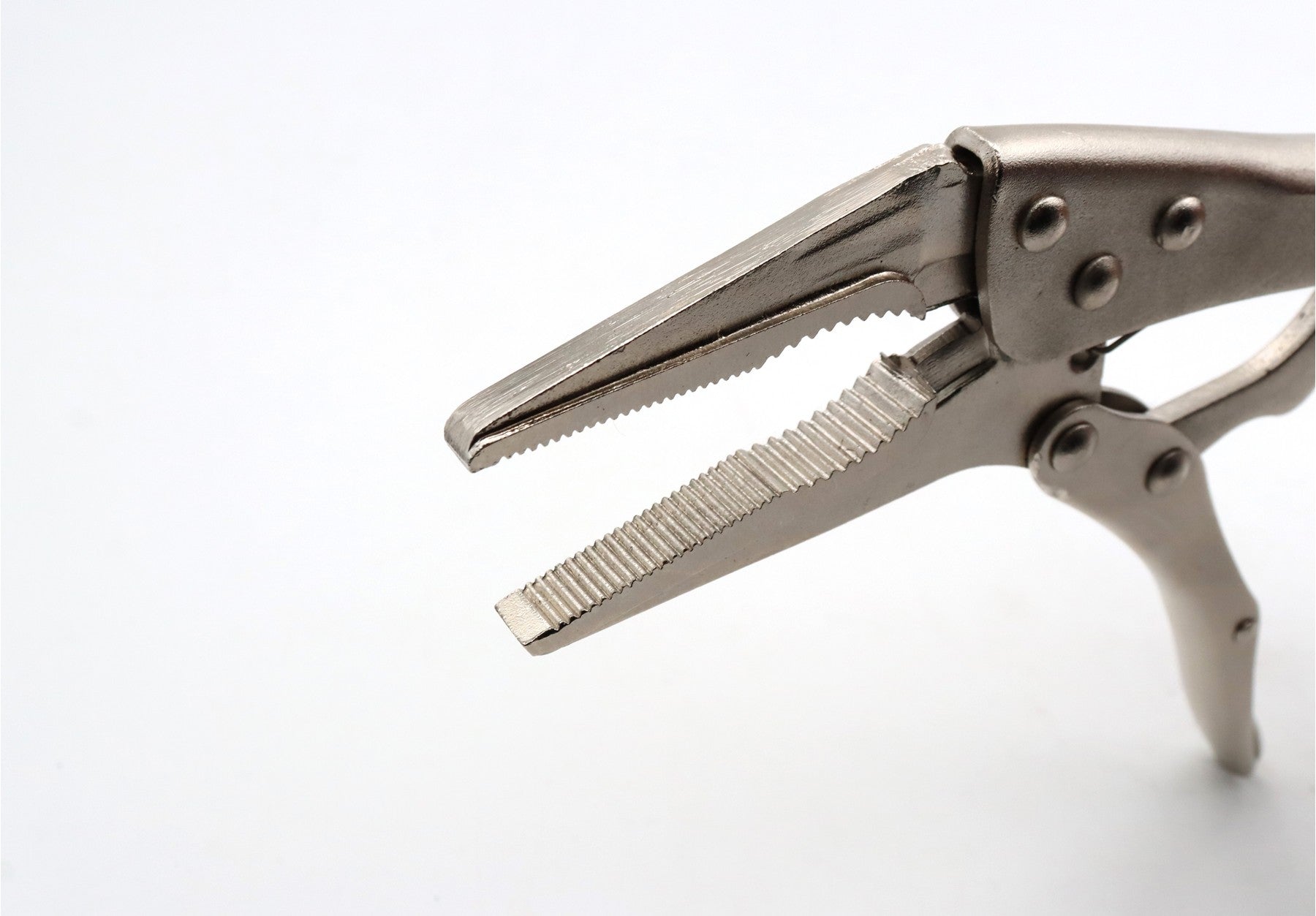 Hilka 9" (230mm) Long Nose Locking Curved Jaw Wrench 19150309