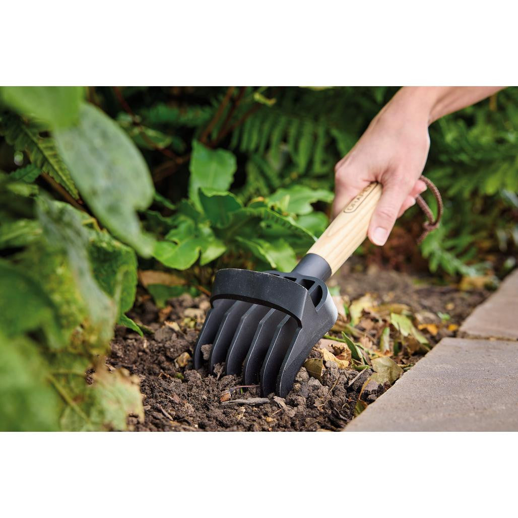 Draper 6-Tine Hand Cultivator  30957