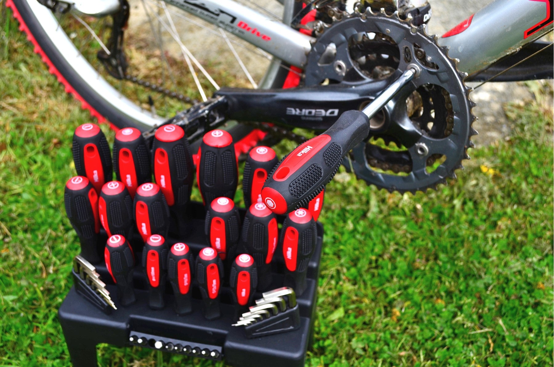 Hilka 44 pce Screwdriver & Bit Set 32700044