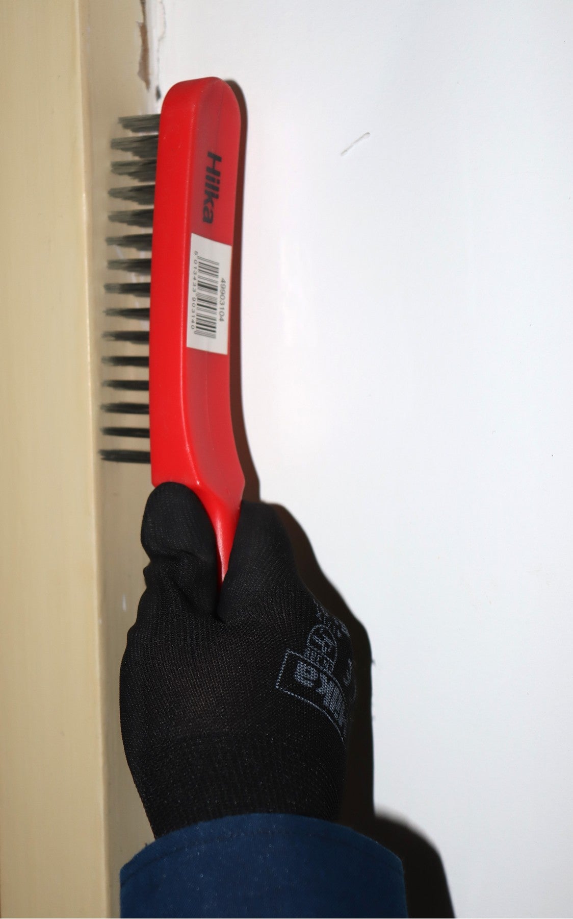 Hilka 4 Row Steel Wire Brush in 24 pce Display 49903104
