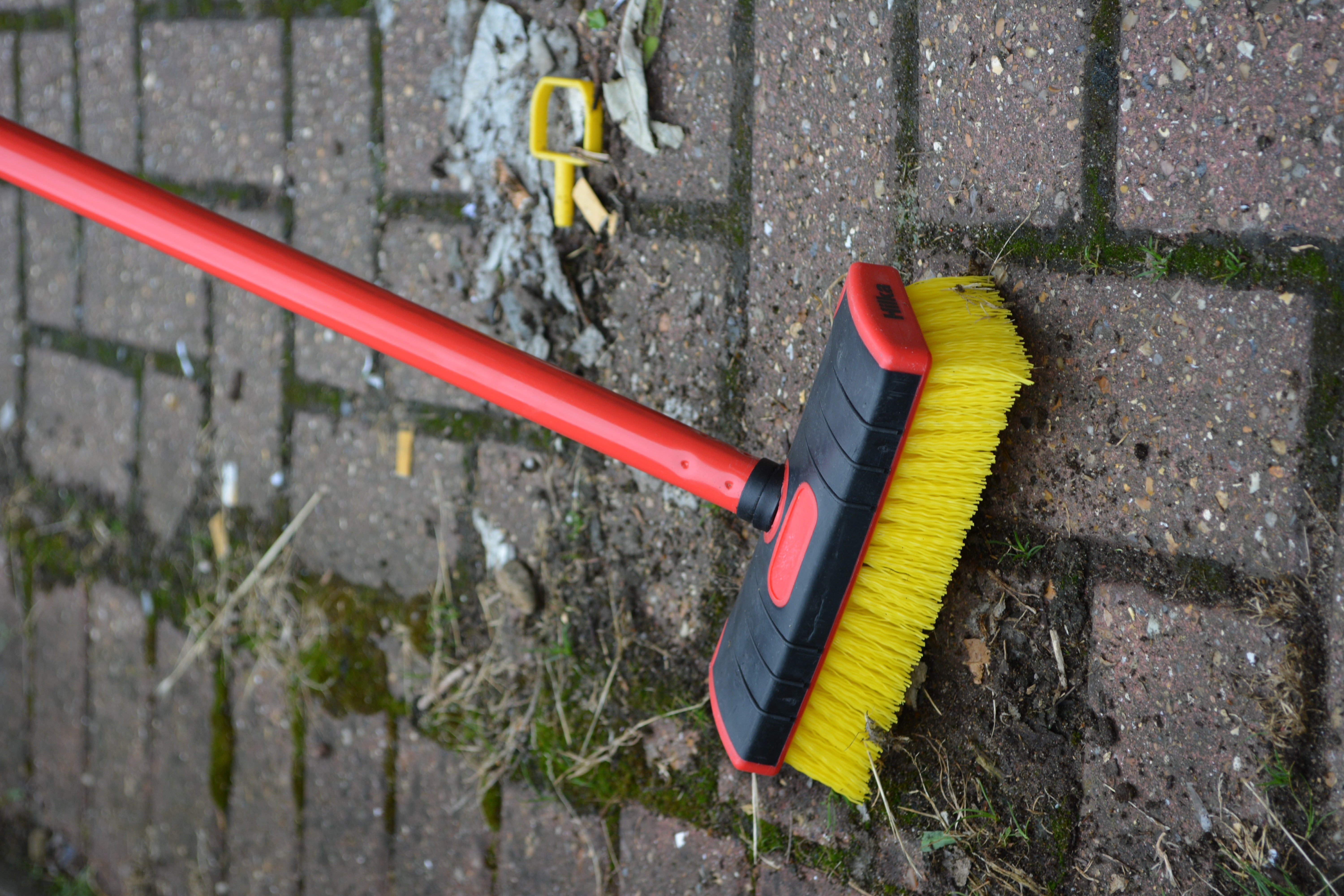 Hilka 3 pce Extending Garden Brush Set 55804903