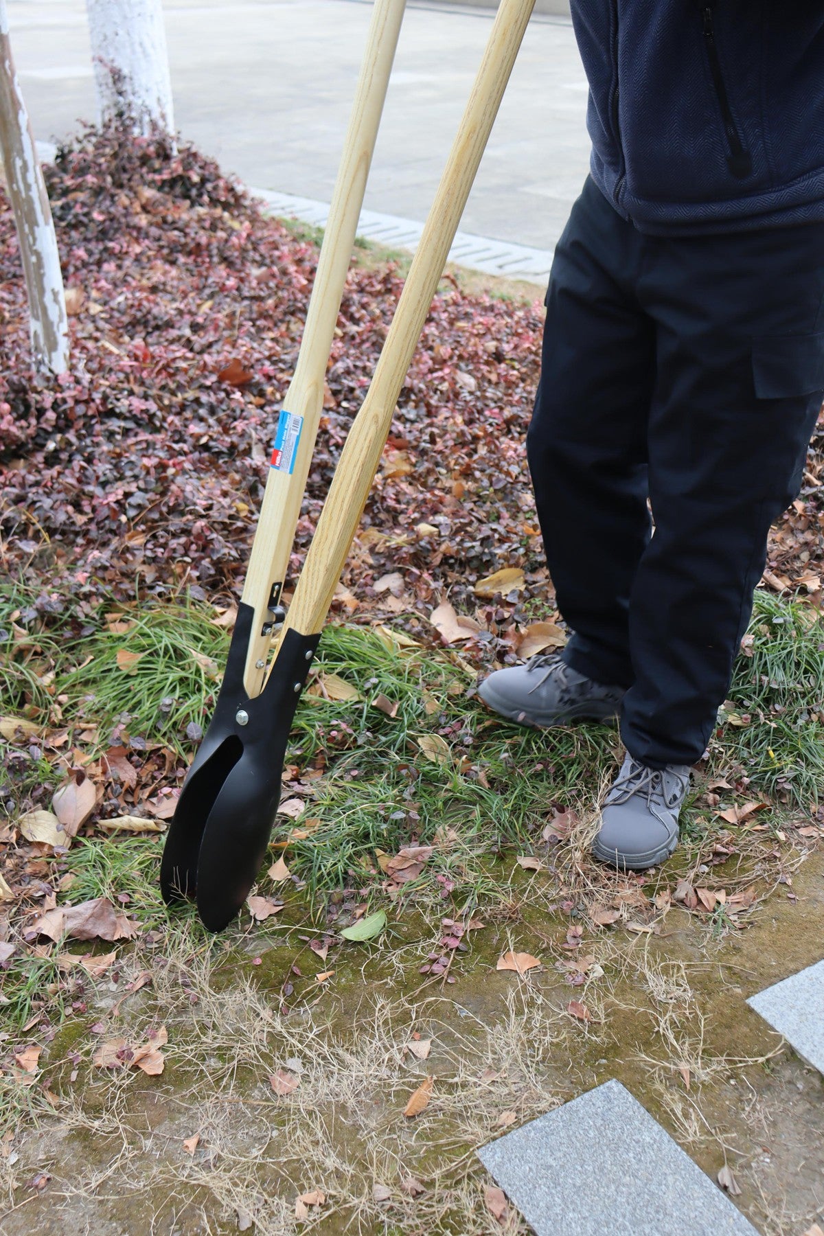 Hilka Post Hole Digger with Wooden Handles 55900050