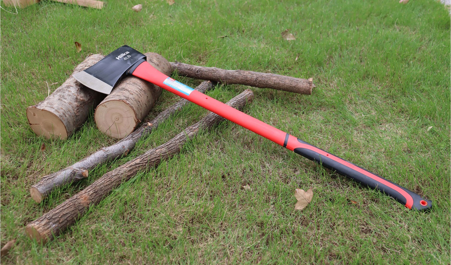 Hilka 4lb (1.80kg) Axe with Fibre Glass Shaft 60601004