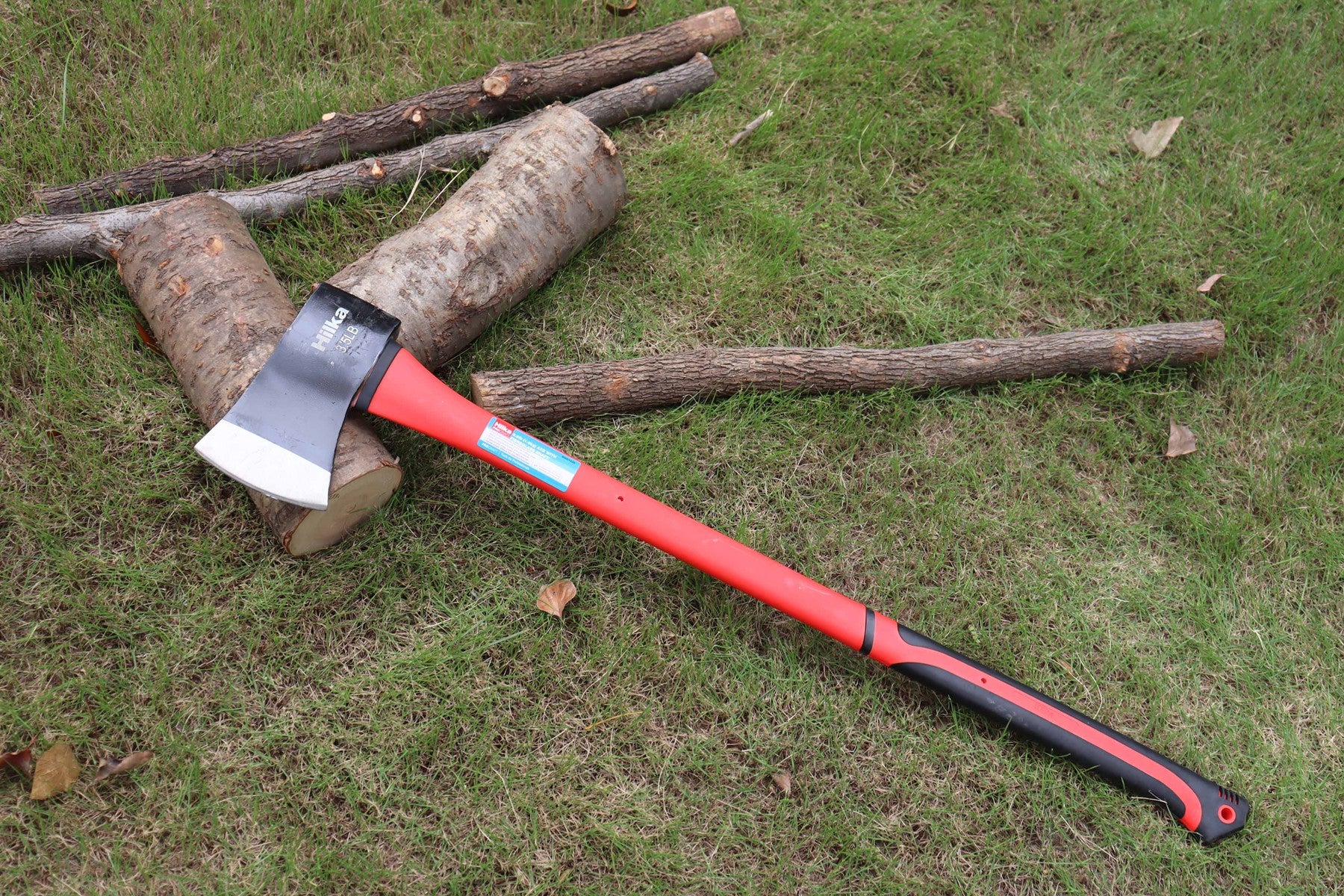 Hilka 3.50lb (1.60kg) Axe with Fibre Glass Shaft 60601035