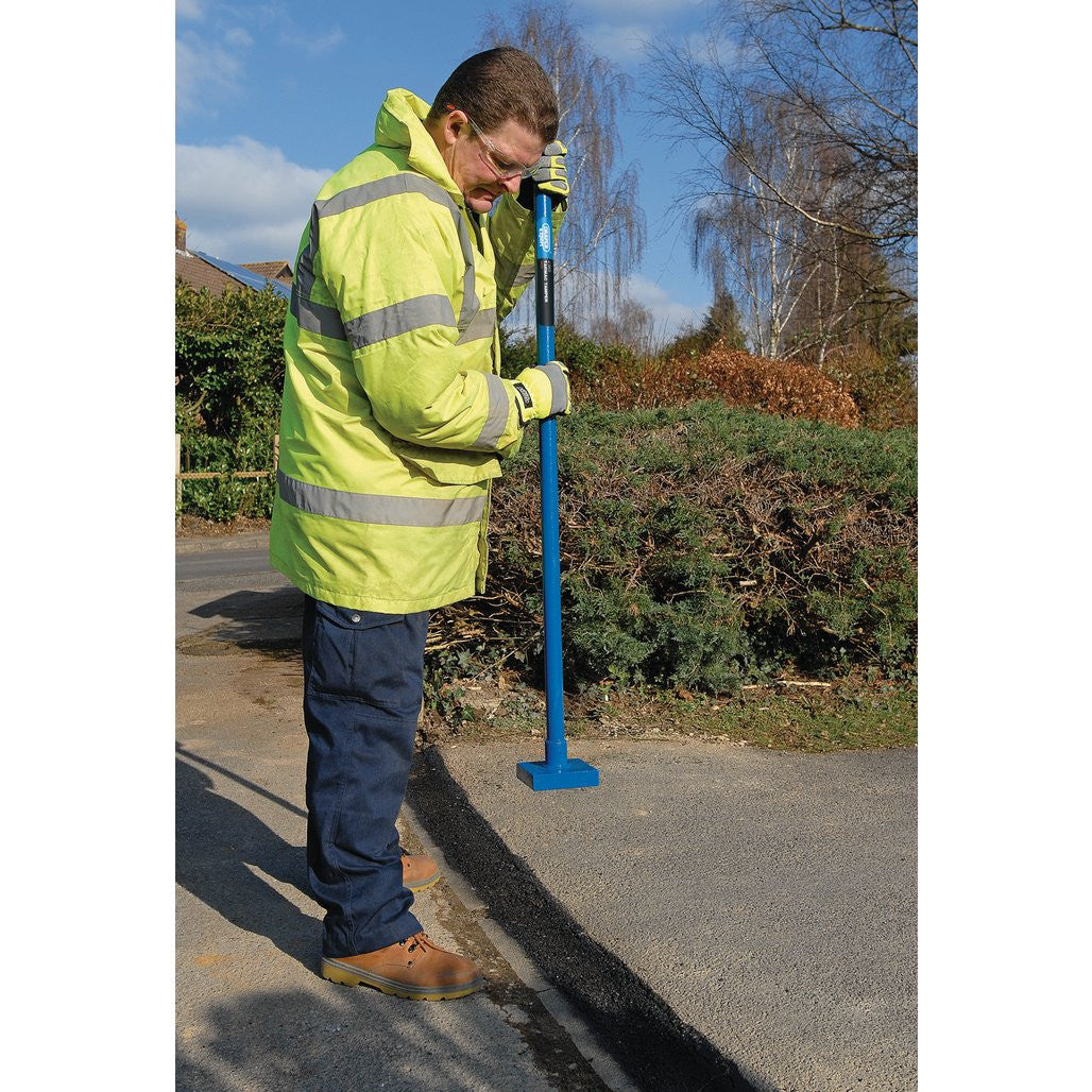 Draper Expert Tarmac Tamper with Steel Shaft, 4.5kg  64379