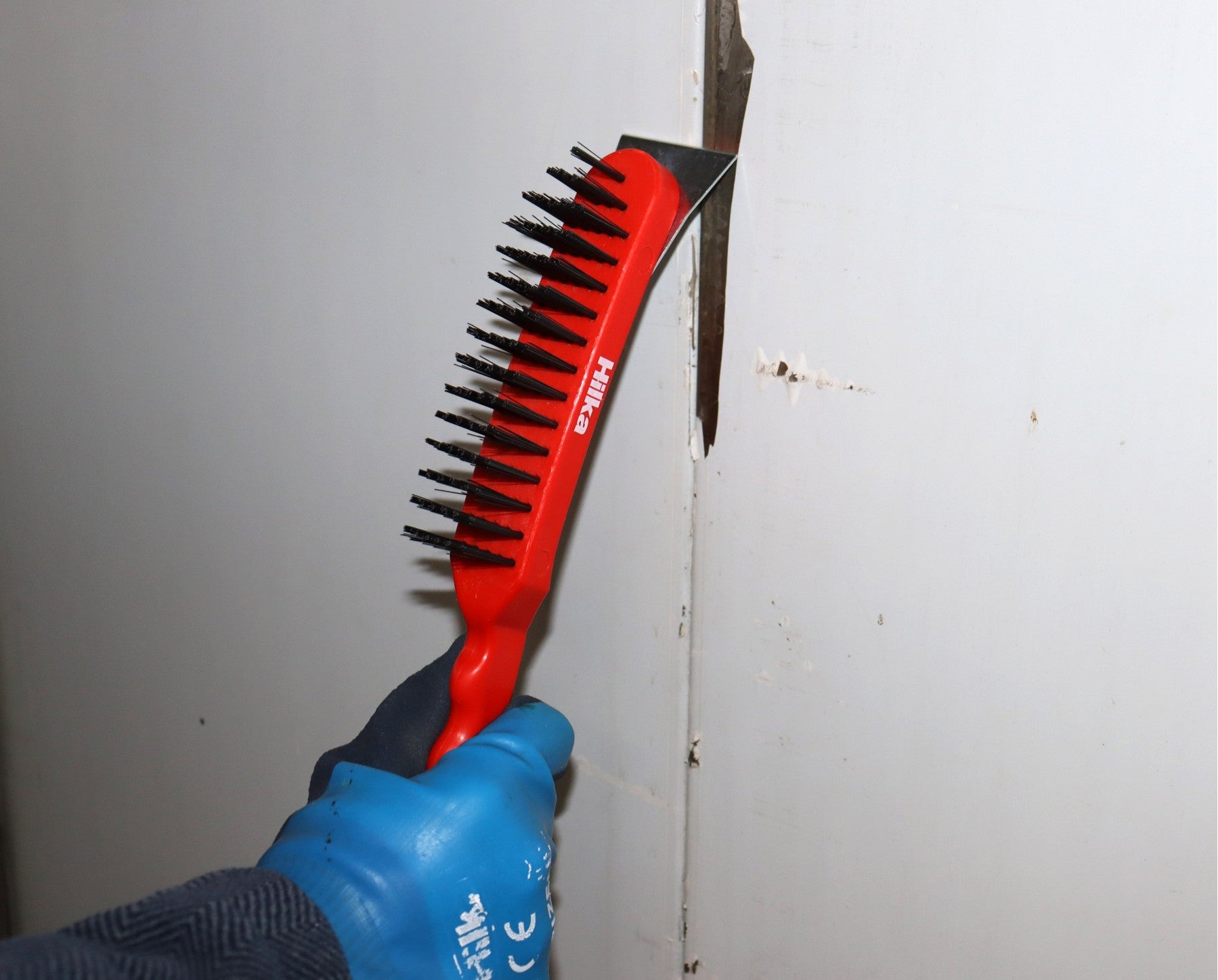 Hilka 5 Row Wire Brush and Scraper 67903305