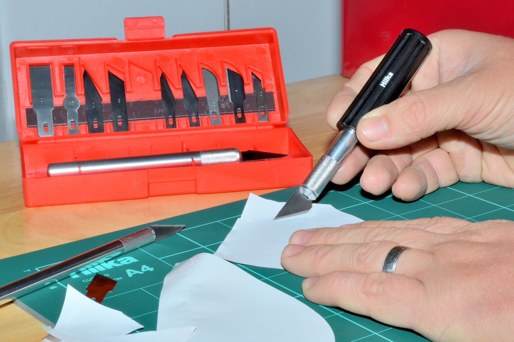 Hilka 17 pce Hobby Knife & Blade Set 73200017