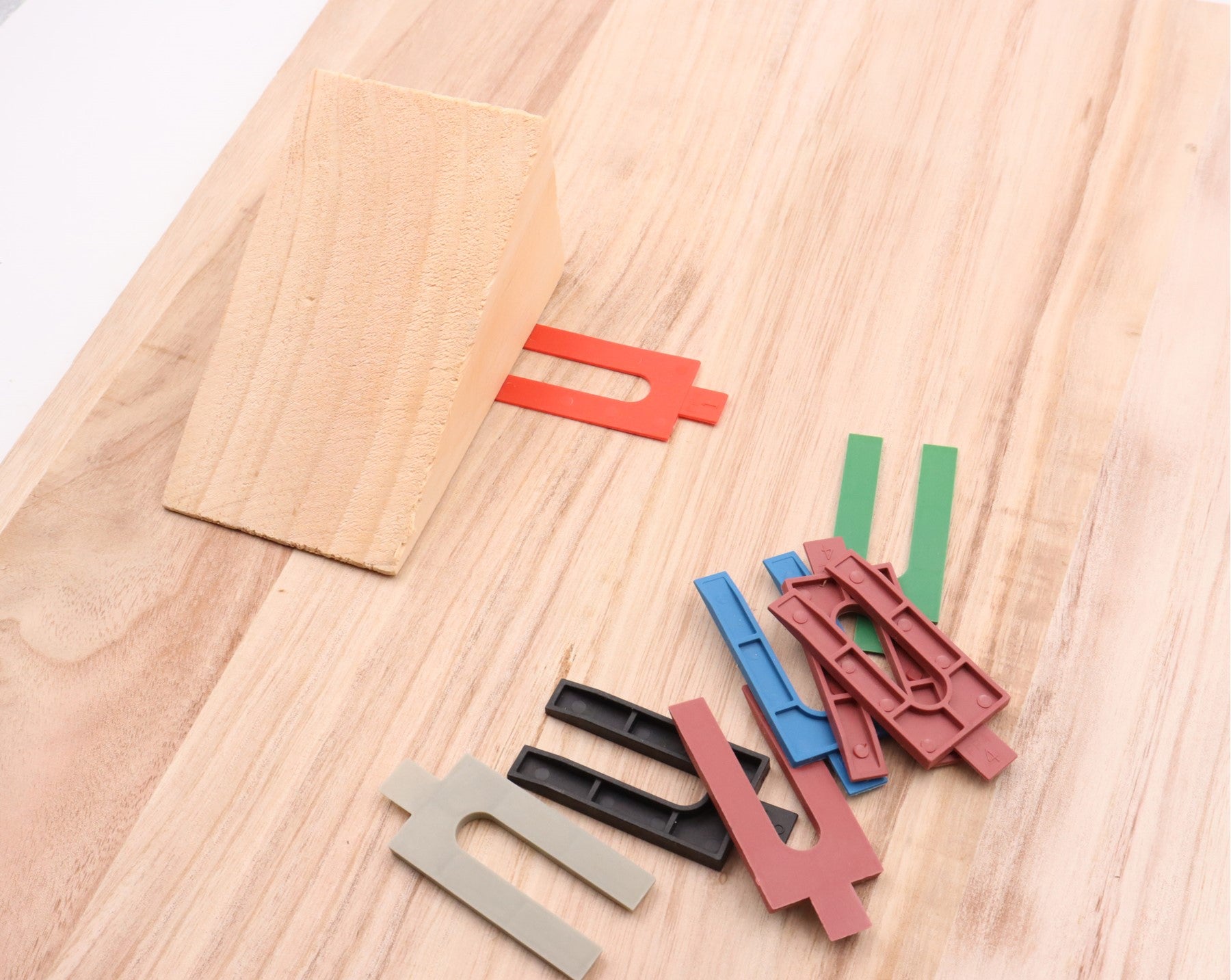 Hilka 100 pce Assorted U Plastic Packers 77242100