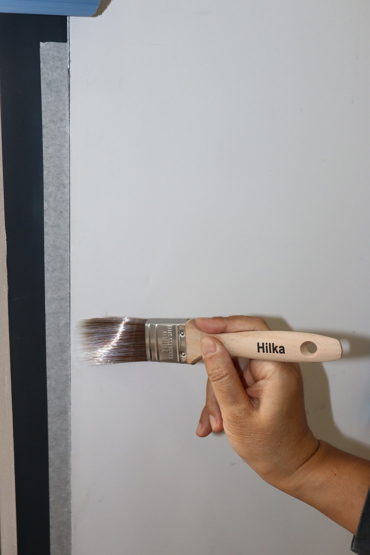 Hilka 1" Wooden Synthetic Bristle Paint Brush 78710010