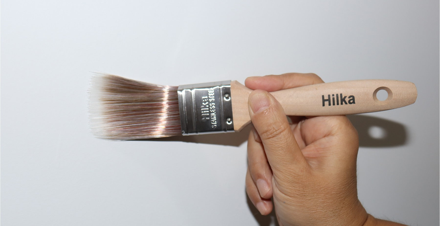 Hilka 1 1/2" Wooden Synthetic Bristle Paint Brush 78710015