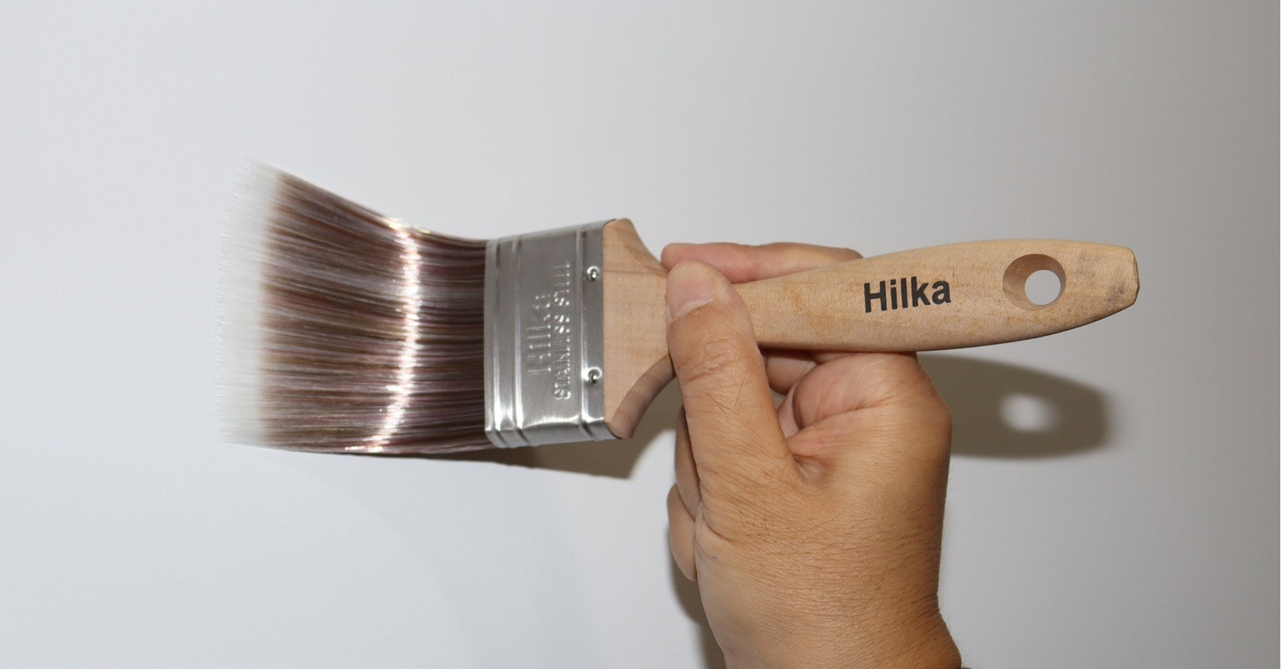 Hilka 2 1/2" Wooden Synthetic Bristle Paint Brush 78710025