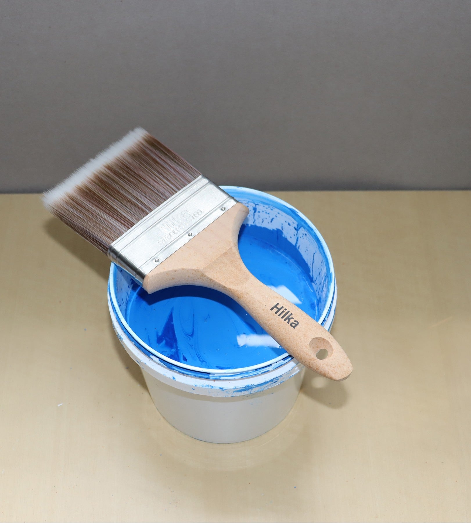 Hilka 4" Wooden Synthetic Bristle Paint Brush 78710040