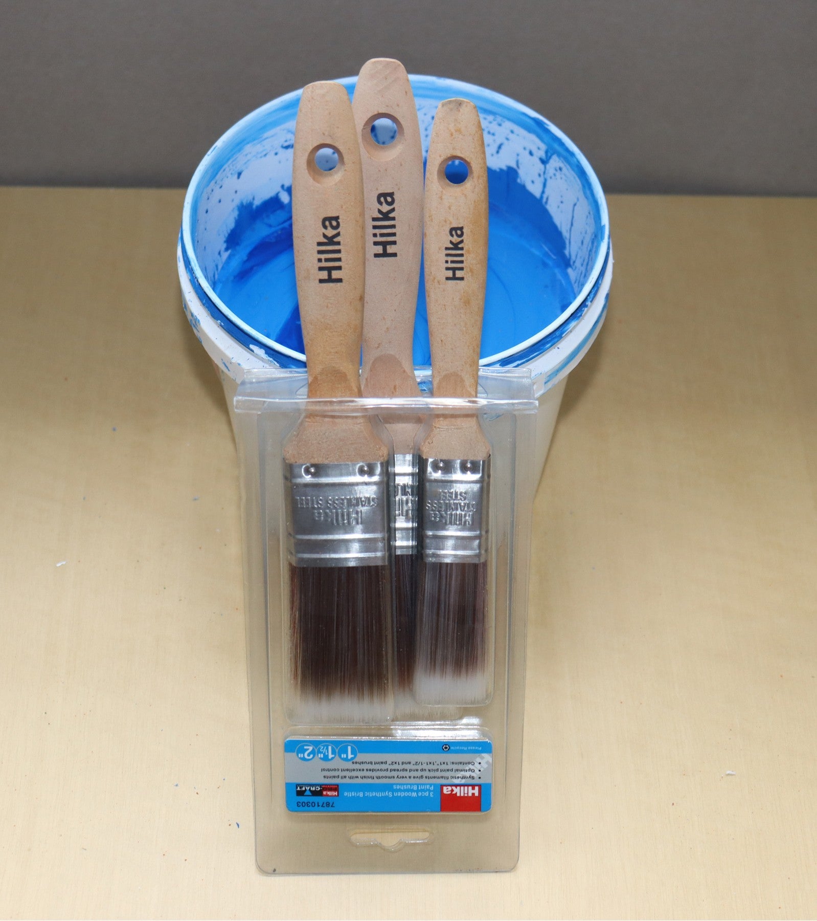 Hilka 3 pce Wooden Synthetic Bristle Paint Brushes 78710303