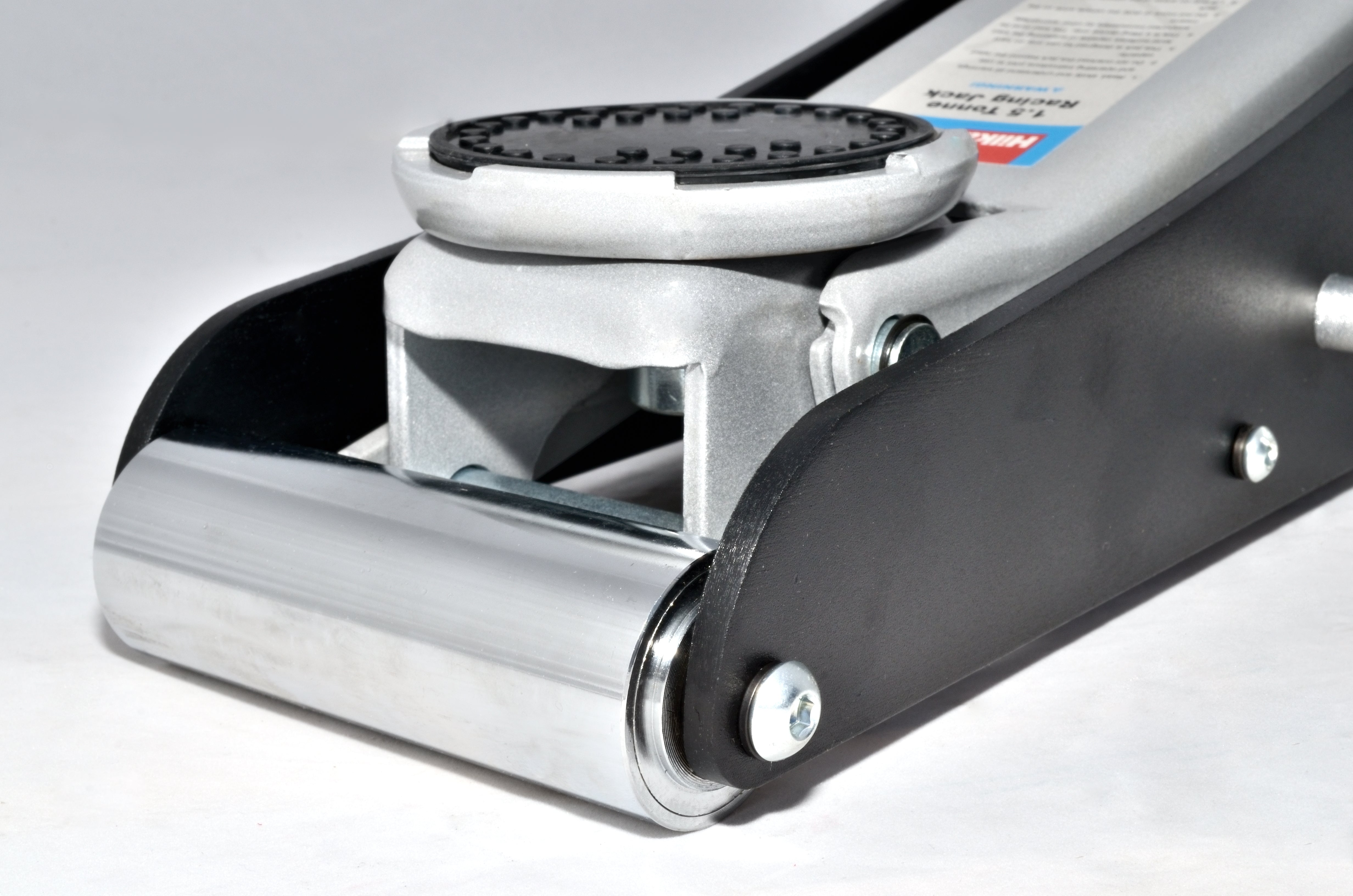 Hilka 1.5 Tonne Aluminium/Steel Trolley Jack 82815016