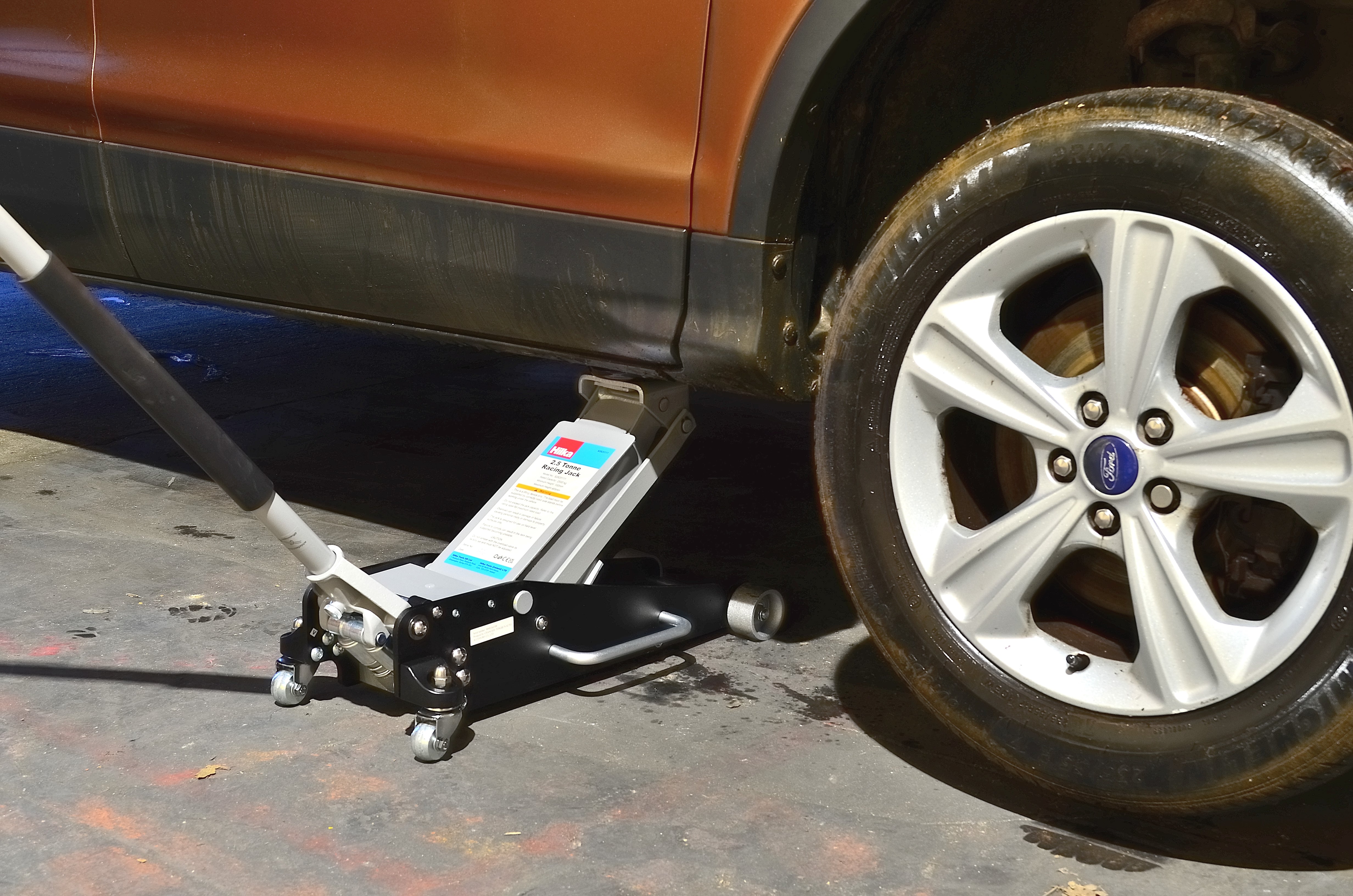 Hilka 2.5 Tonne Aluminium/Steel Trolley Jack 82825111