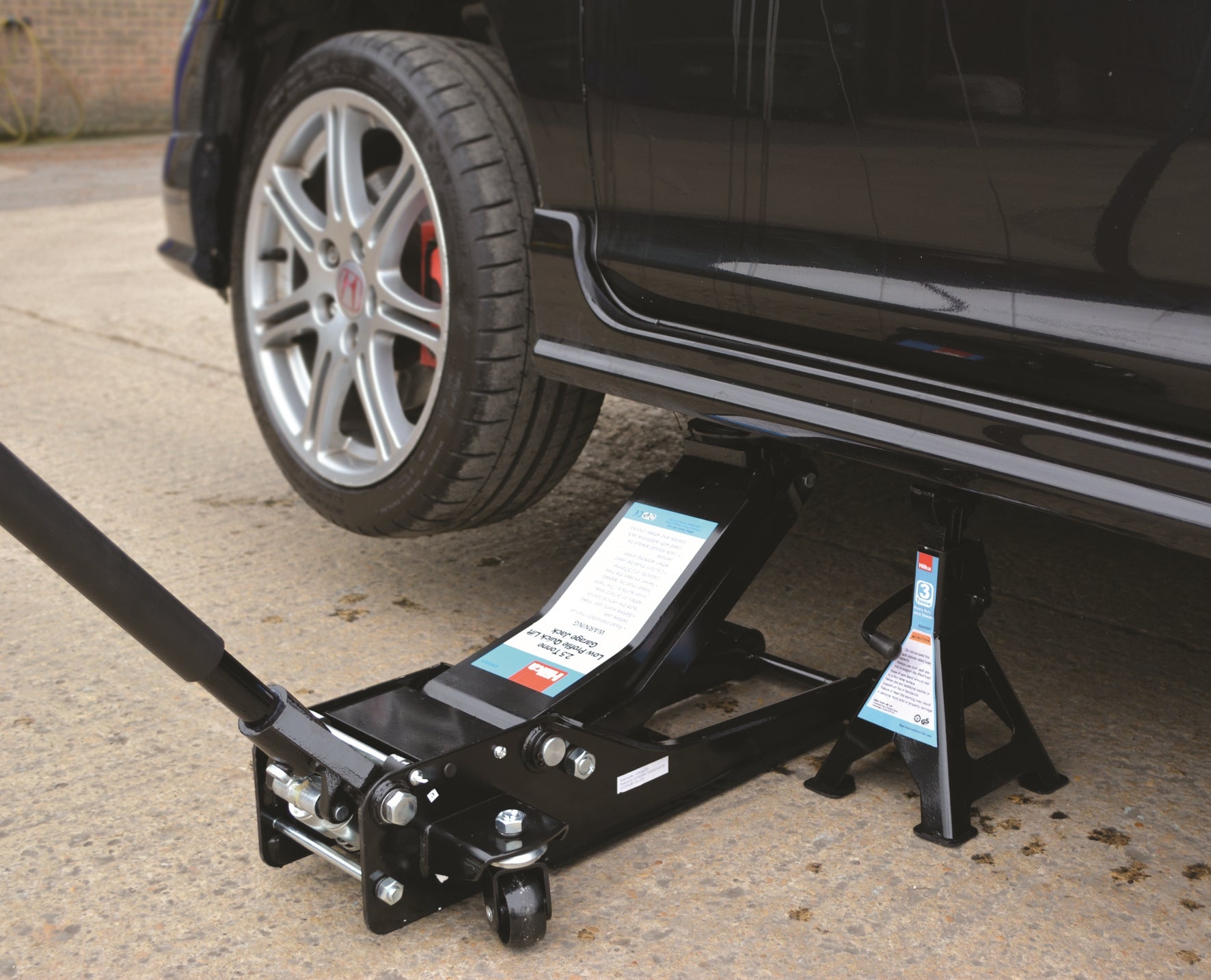 Hilka 2.5 Tonne Low Profile Fast Lift Jack 82830026