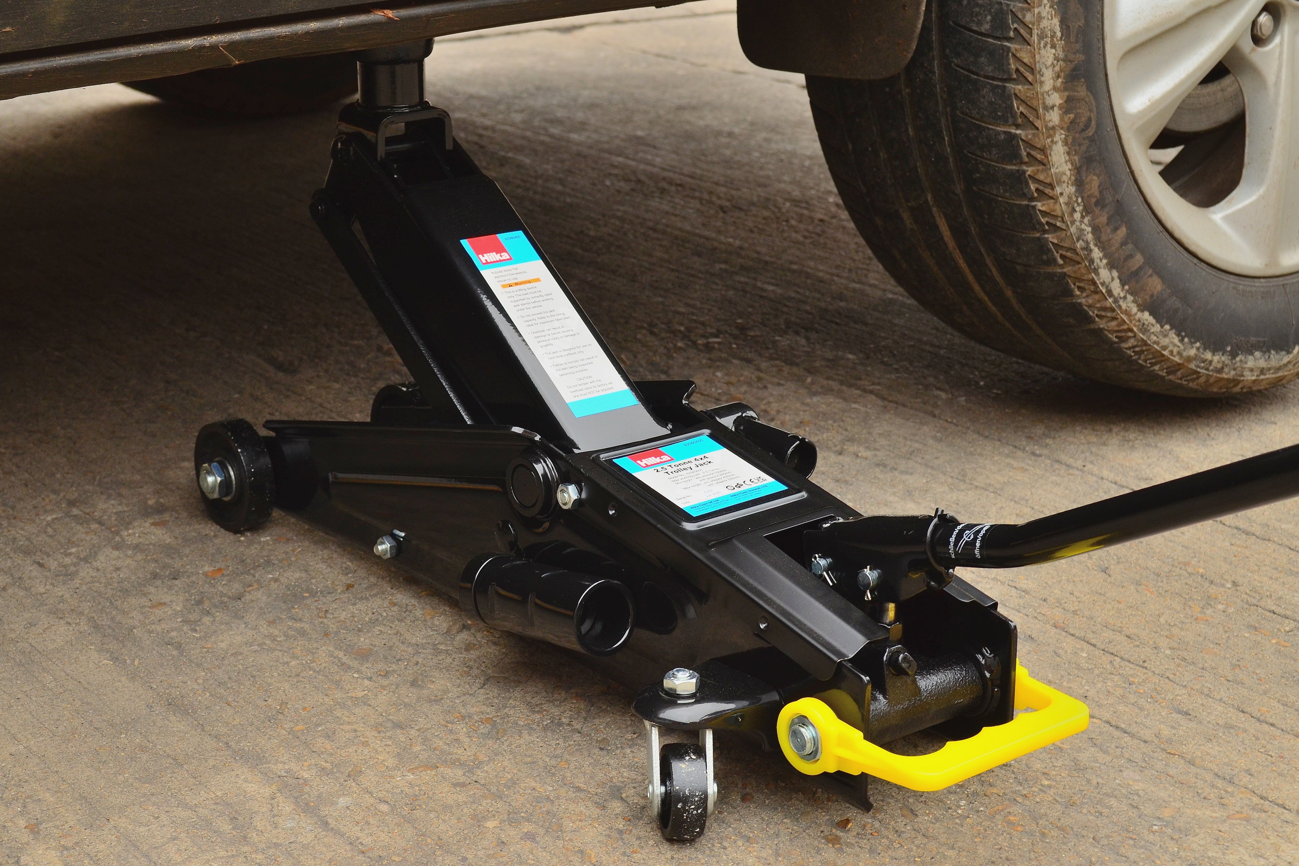 Hilka 2.5 Tonne 4 x 4 Trolley Jack 82940400