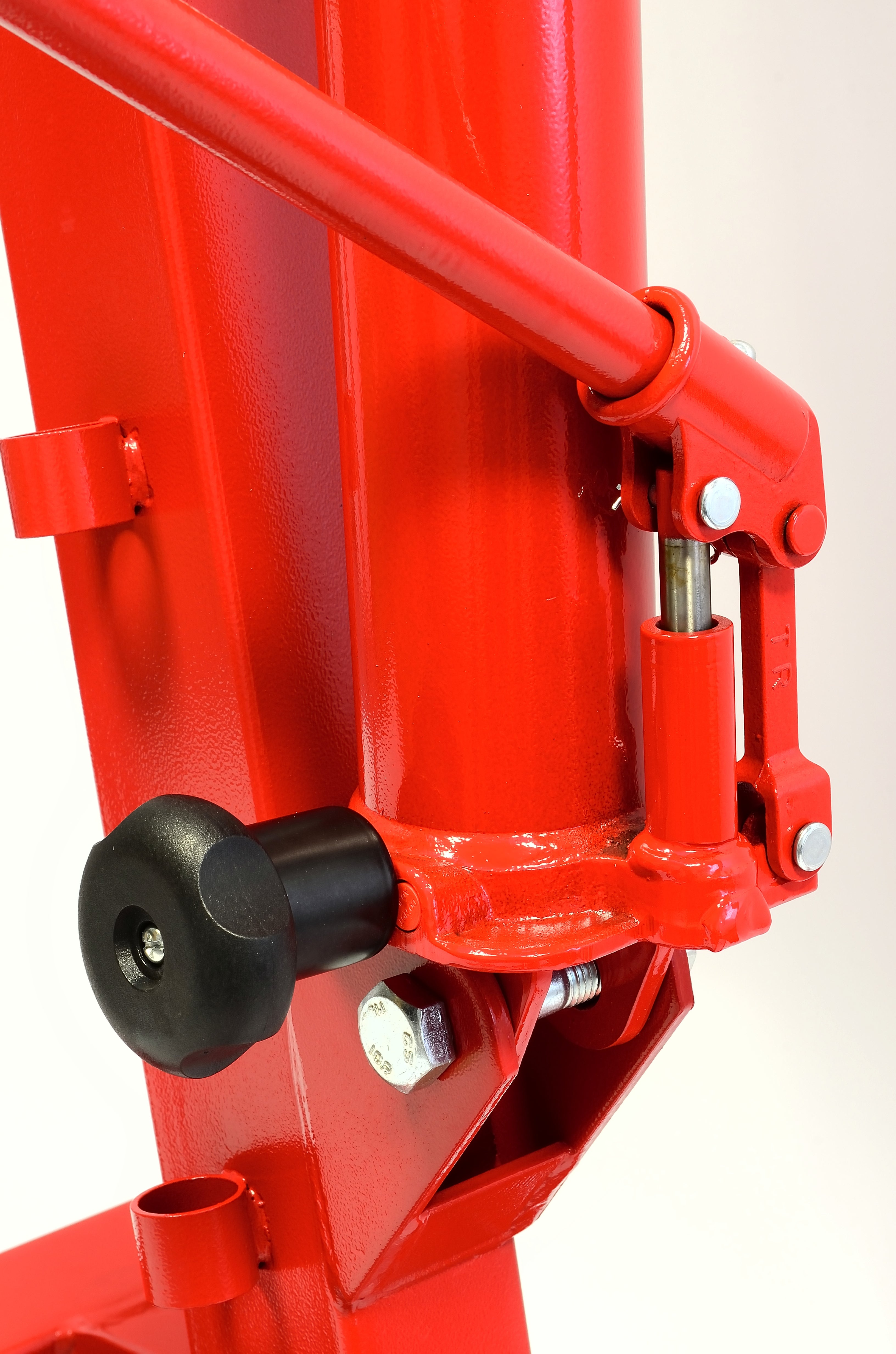 Hilka 1 Tonne Folding Engine Crane 82951000