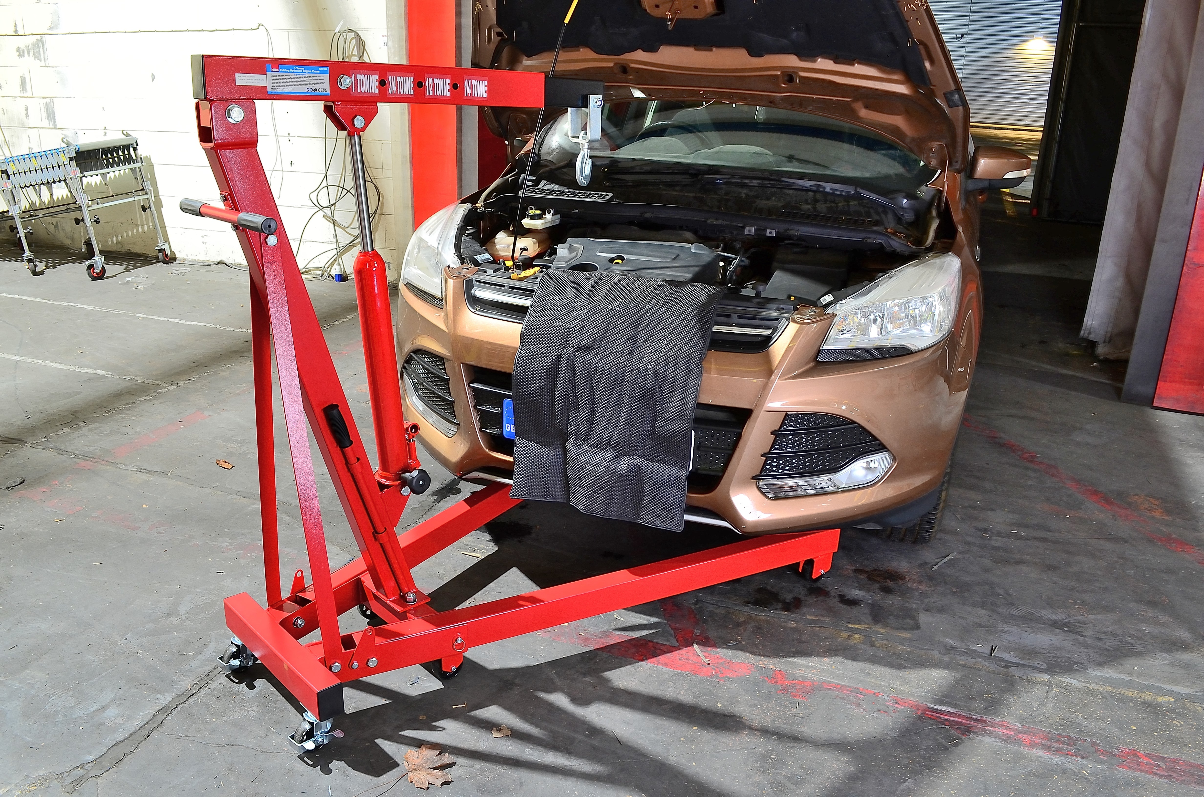 Hilka 1 Tonne Folding Engine Crane 82951000