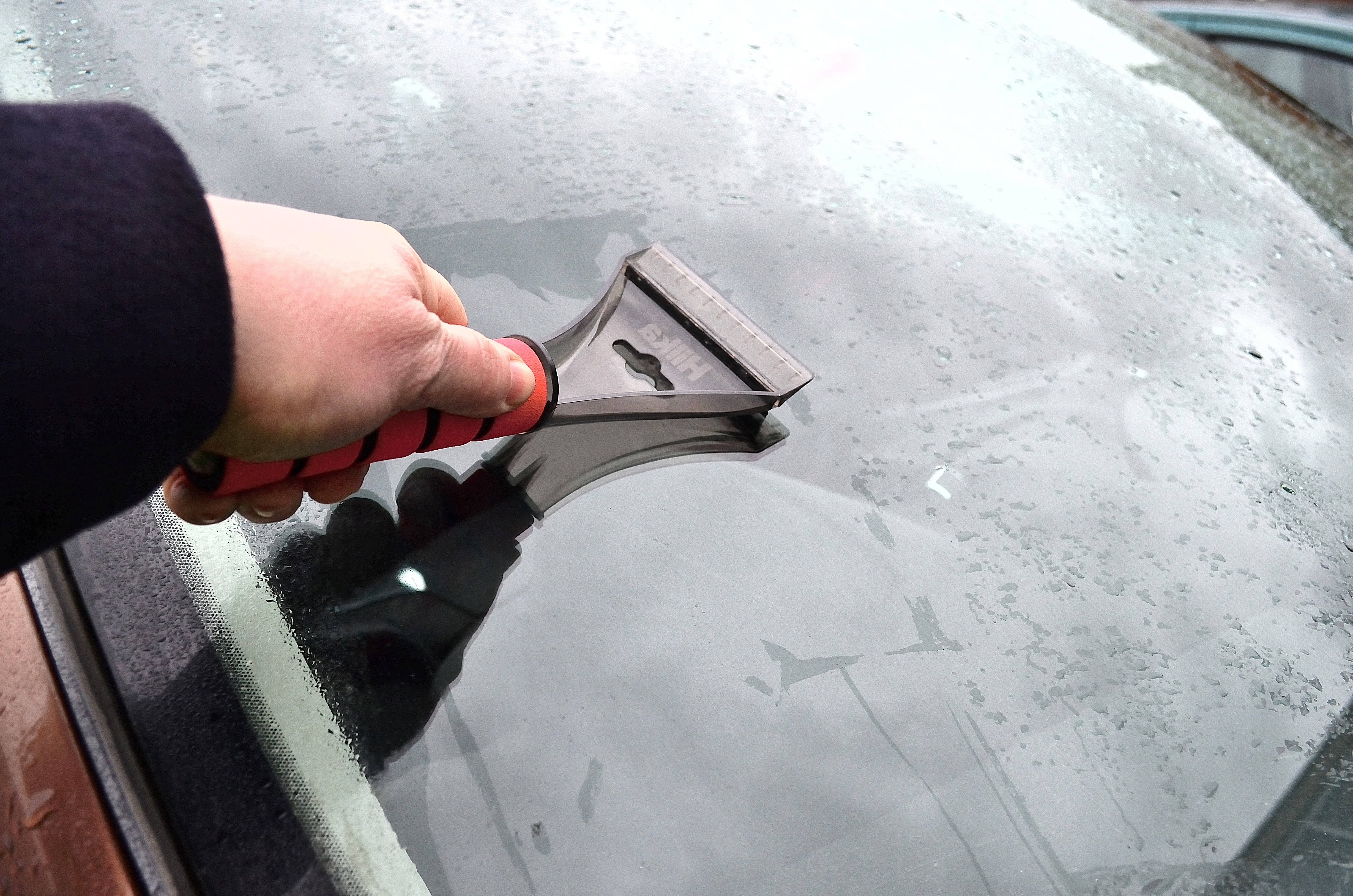 Hilka Soft Grip Ice Scraper 83300055