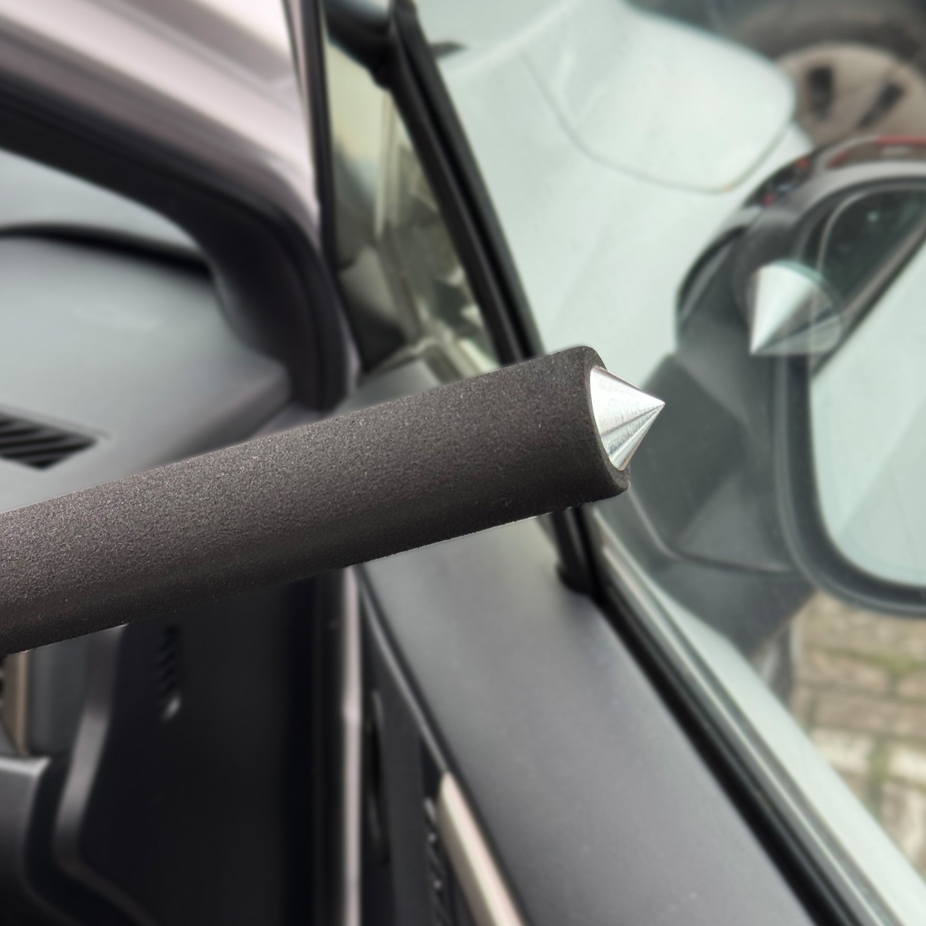 Hilka Steering Wheel Lock with Safety Hammer 83550422