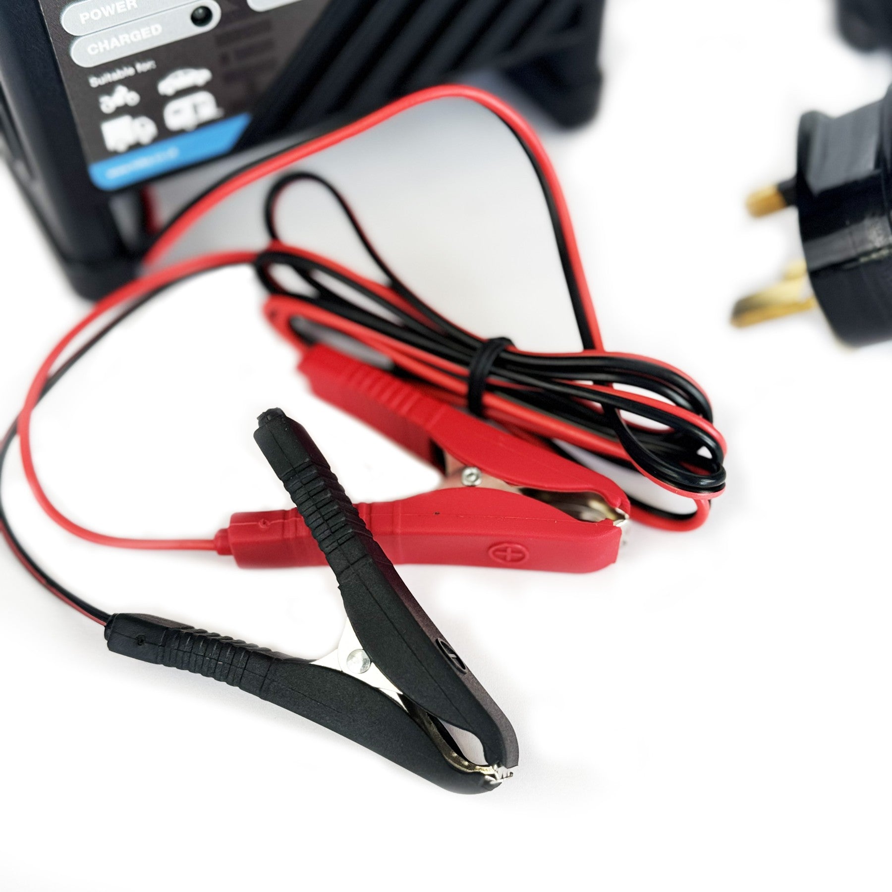 Hilka 4 Amp 12v Automatic Battery Charger 83650104