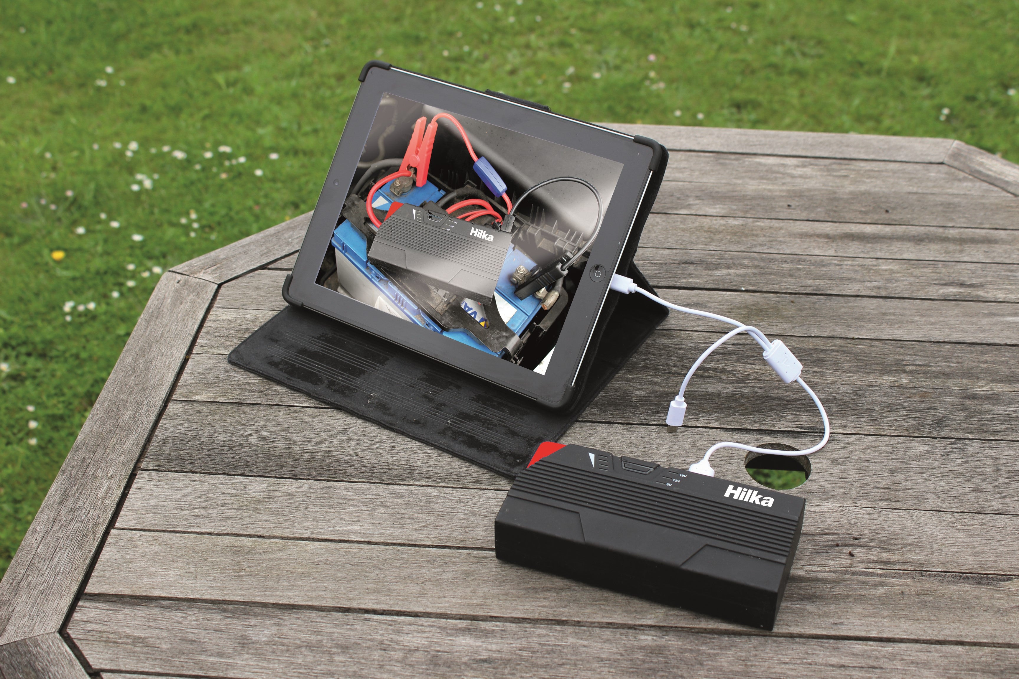 Hilka 600 Amp Jump Starter Power Bank 83850600