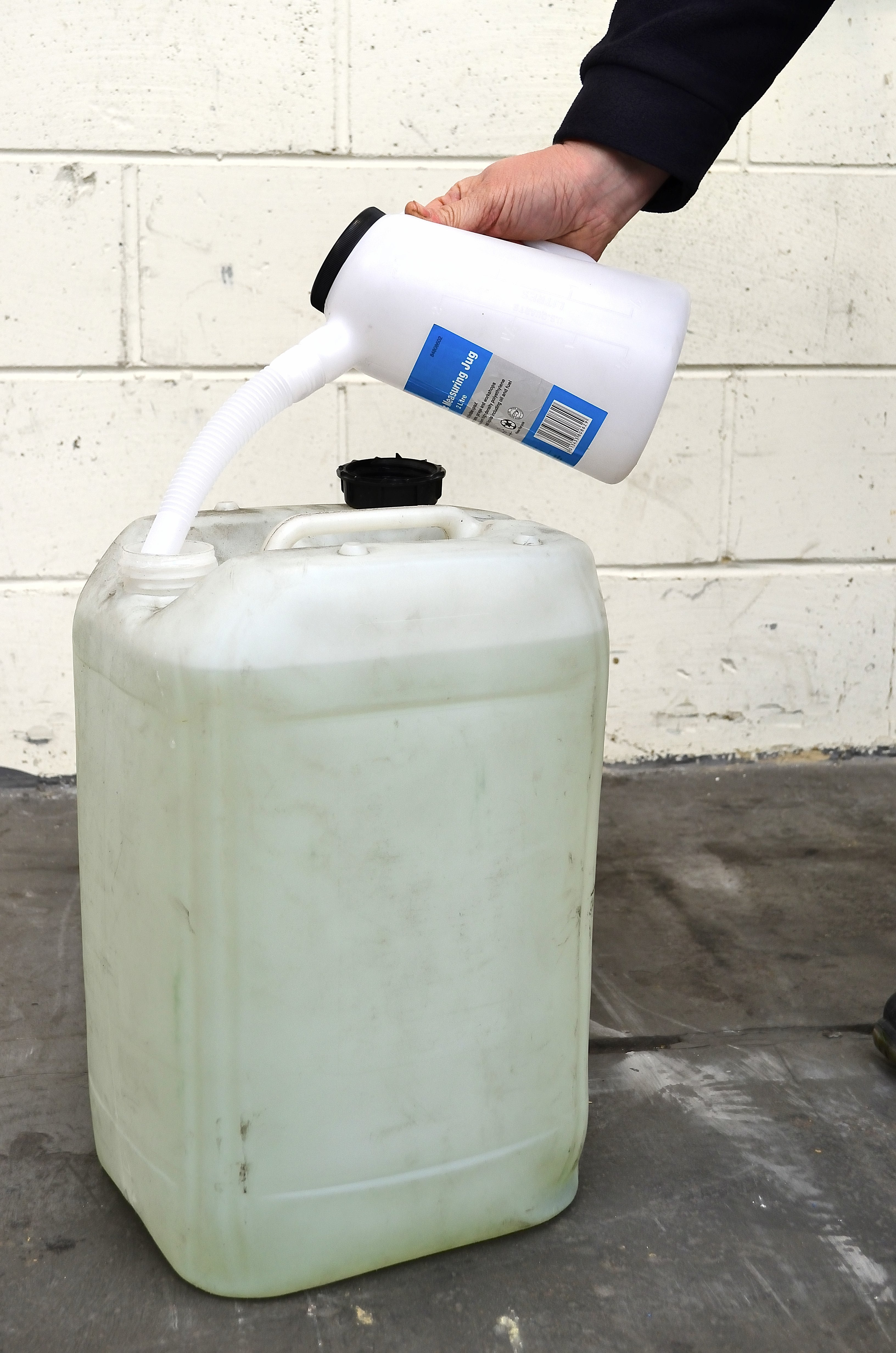 Hilka 2L Plastic Measuring Jug with Spout 84808602
