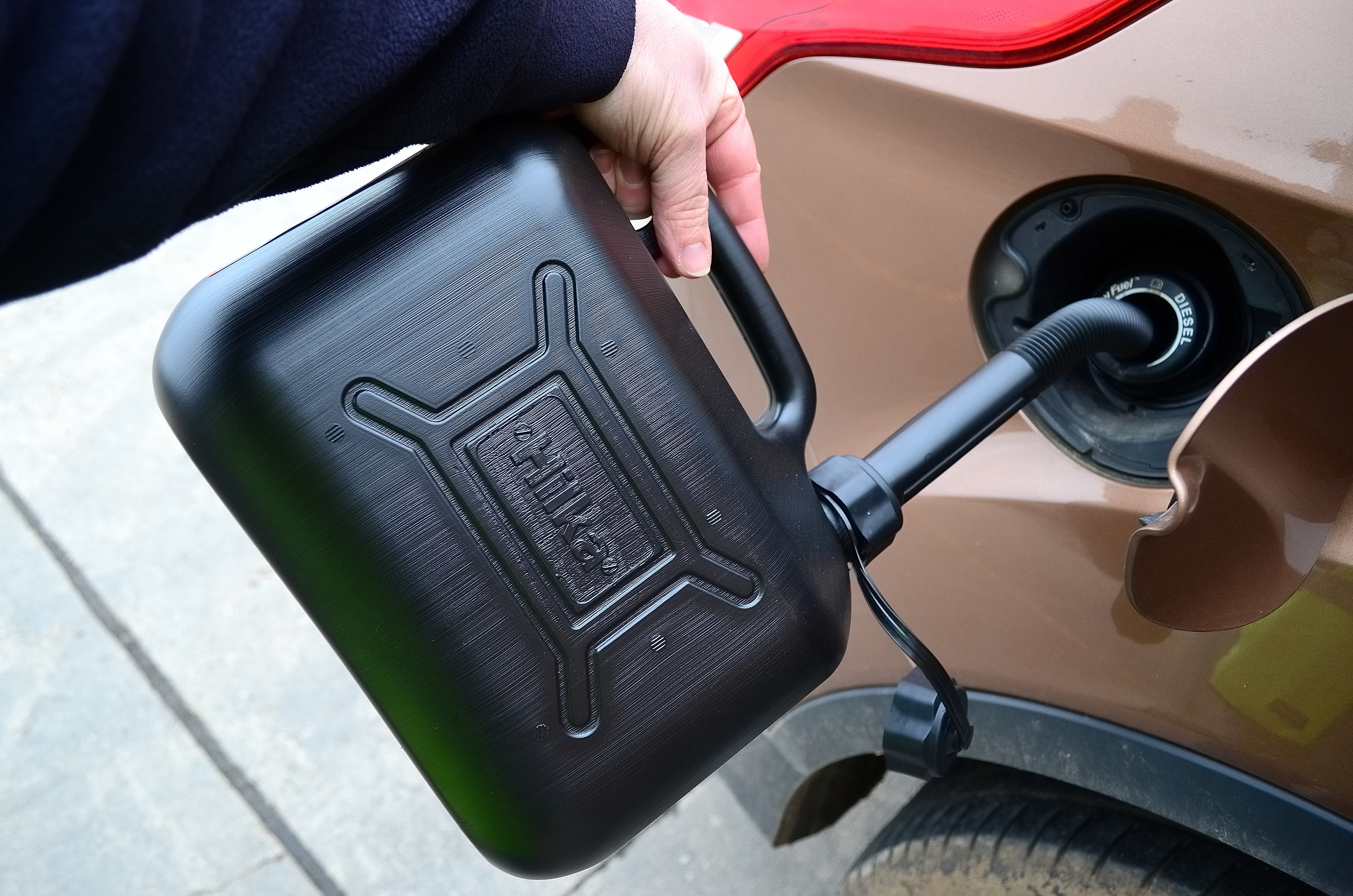 Hilka 5L Black Plastic Fuel Can 84809025