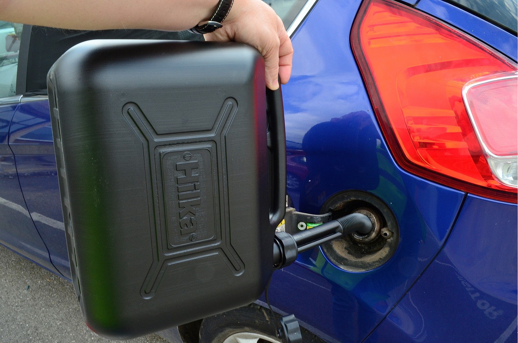 Hilka 10L Black Plastic Fuel Can 84809520