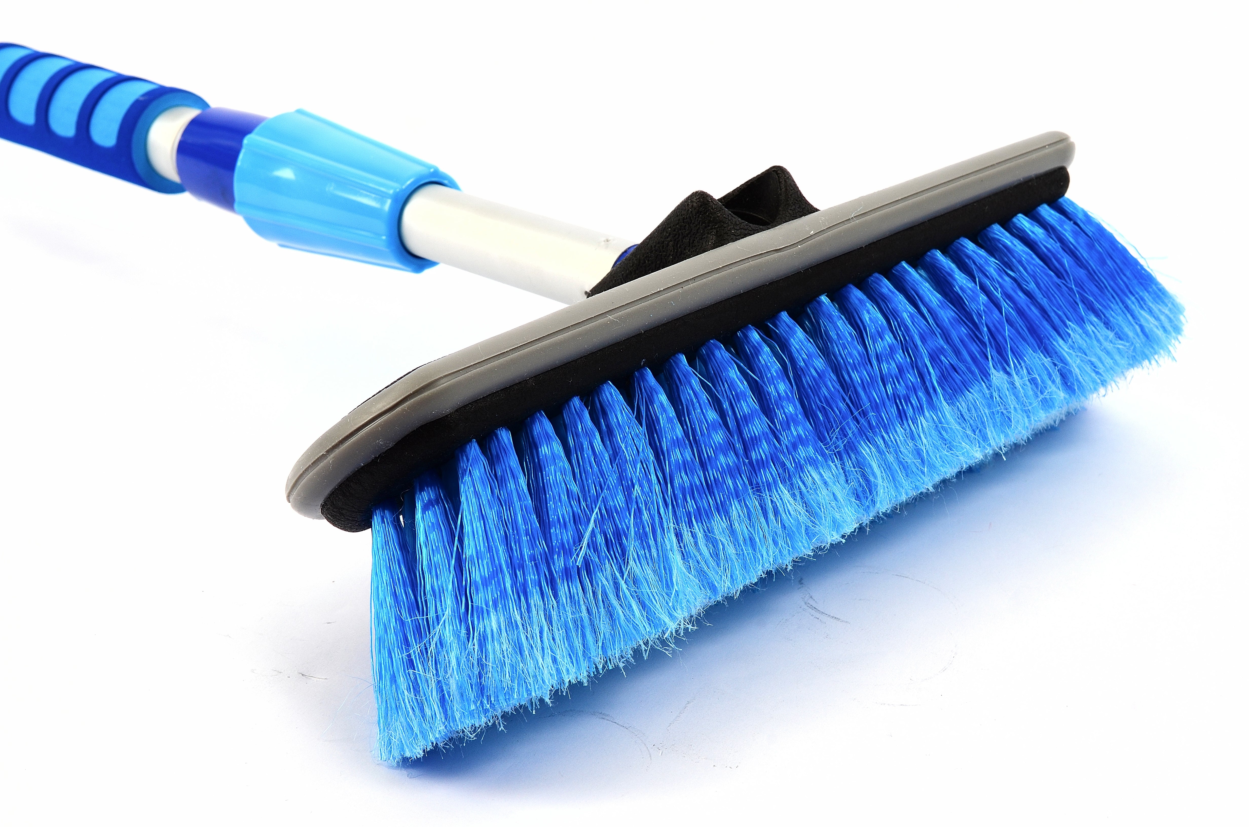 Hilka 1.6m Extending Wash Brush 84992001