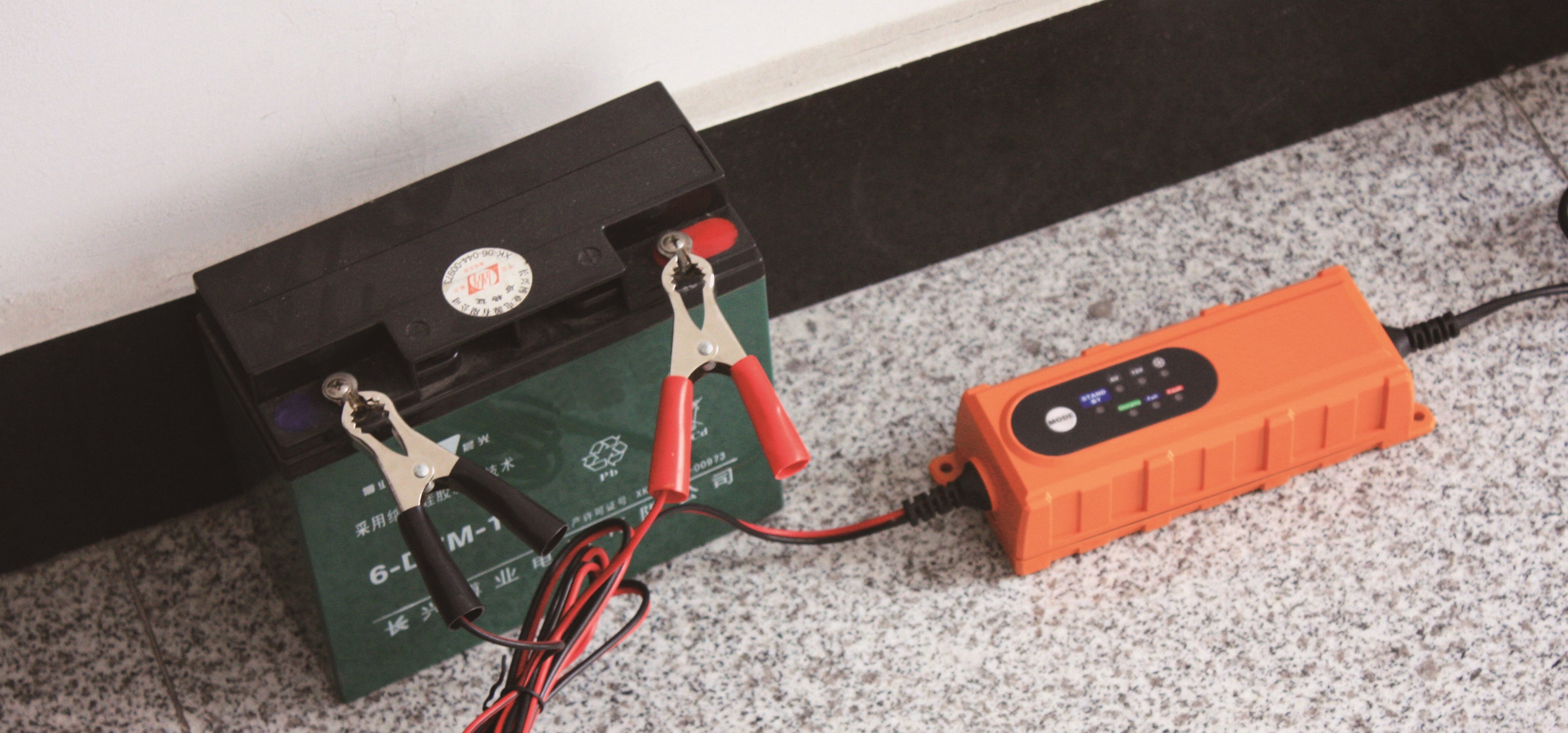 Hilka RAC 4.0 Amp Smart Battery Charger RAC-HP239