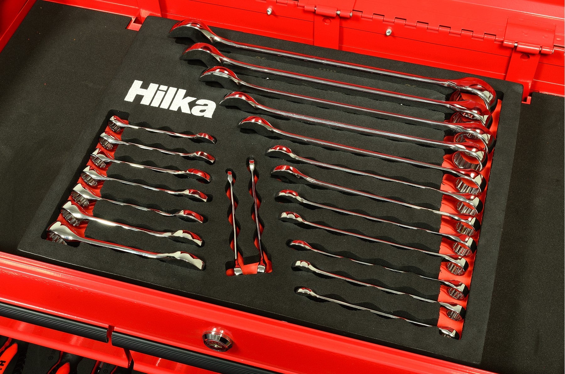 Hilka 185 pce EVA Kit in 8 Drawer Trolley TKE185