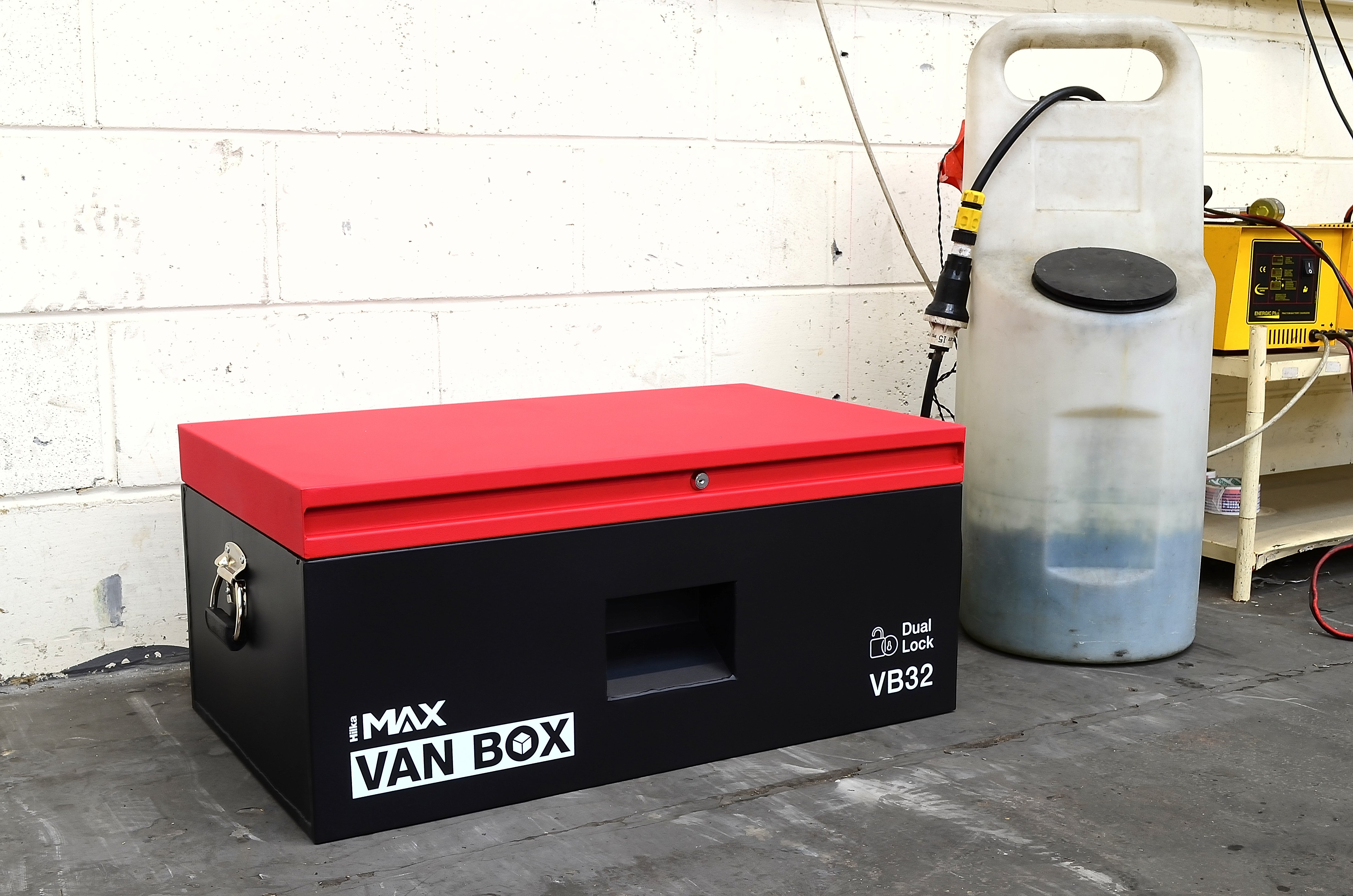 Hilka 32" Van Storage Box VB32